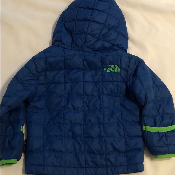 North Face Infant ThermoBall Jacket, 6-12M - Picture 4 of 4